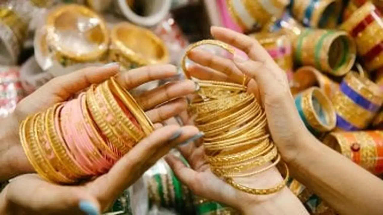 استقرار محلي لسعر الذهب في مصر رغم تراجع قيمته بالأسواق العالمية